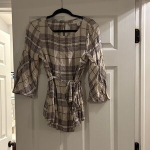 MOTHERHOOD MATERNITY GRAY & WHITE STRIPED TOP W/ BELLBOTTOM SLEEVE